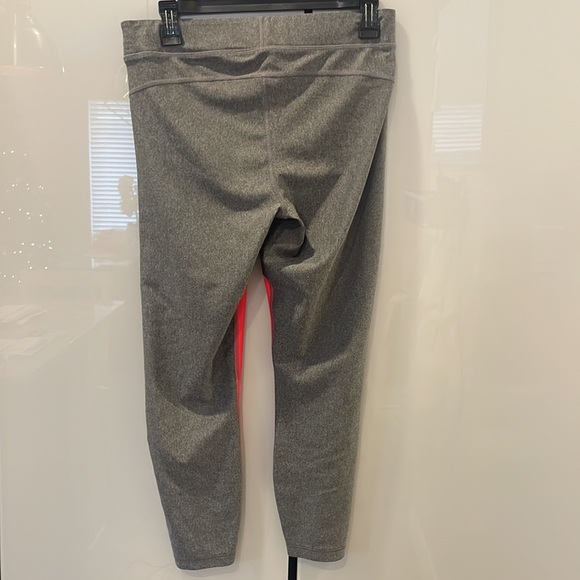 Armour Work out Pants - Picture 2 of 3